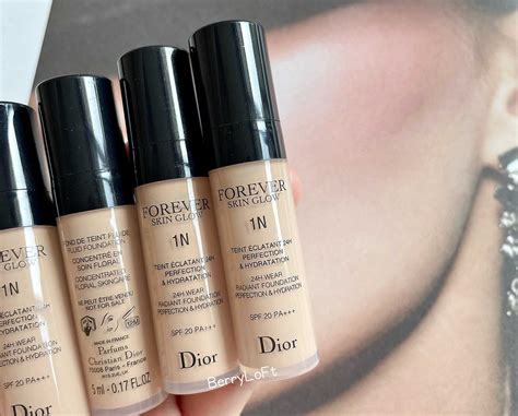 Dior Forever Skin Glow 24h Hydrating Radiant 